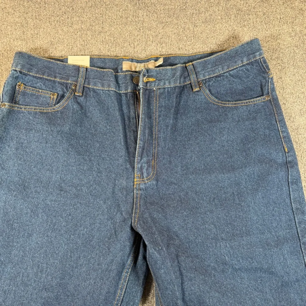 Berkley Jensen Mens Regular Fit Denim Jeans Medium Wash 40x30 Cotton NWT 3452
